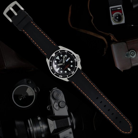 22MM Black Silicone Replacement Watch Band Quick Release Orange Stitching Strap - Picture 4 of 4